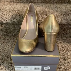 Louise at Cue gold leather pump